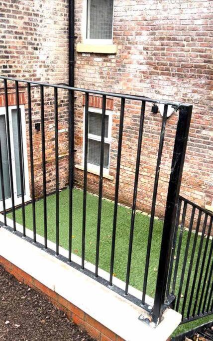 Free Parking - Stunning 2-br Near Salford Royal Apartamento Manchester